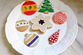 Holiday Cookie Decorating Techniques